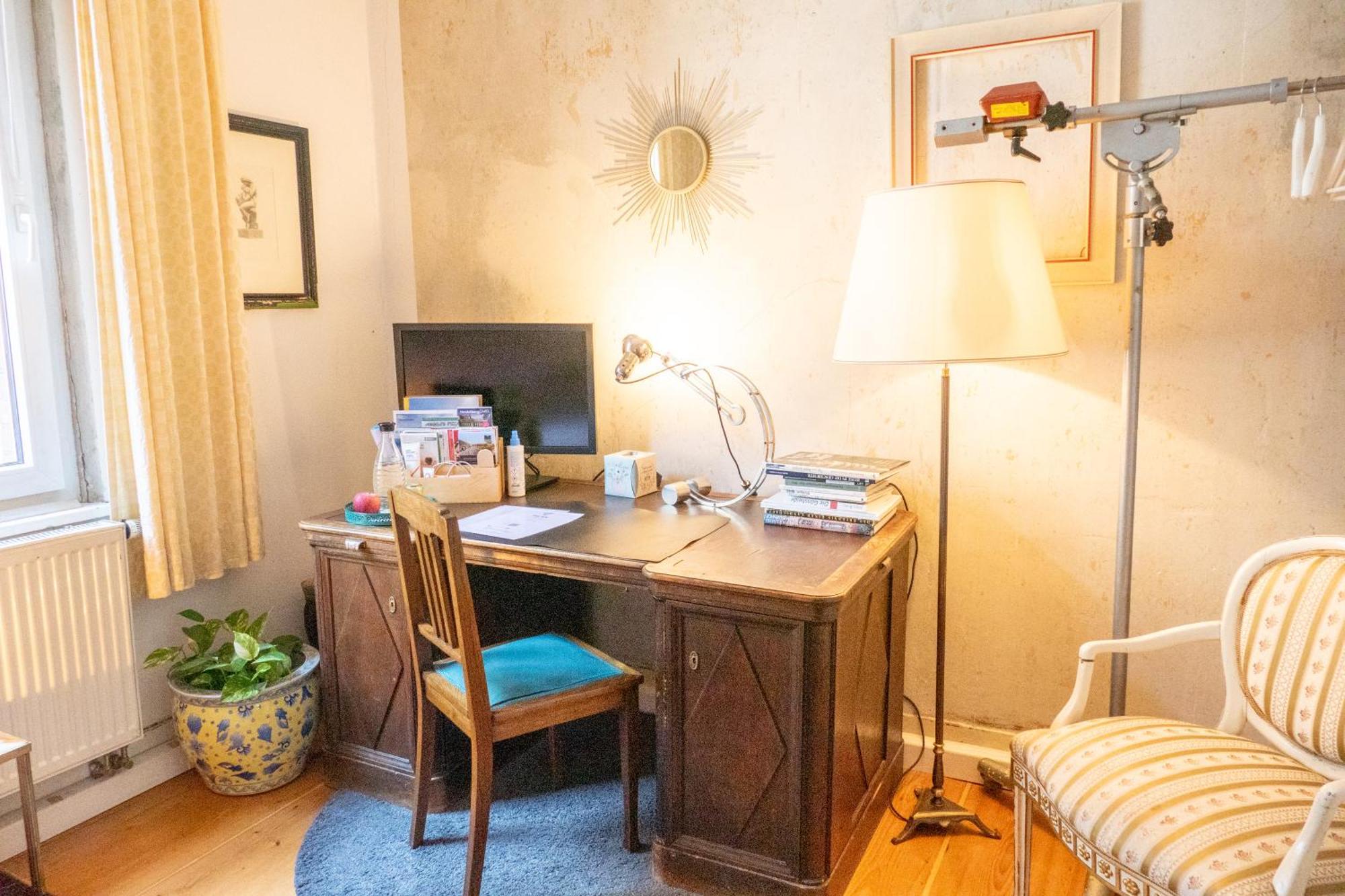 Zimmer In Kuenstlerwohnung Stuttgart Buitenkant foto